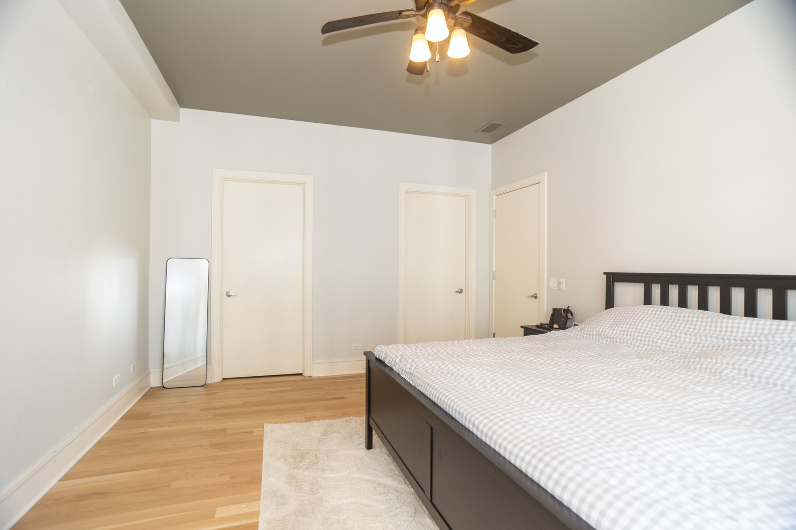 711 W GRAND Avenue Unit: 402