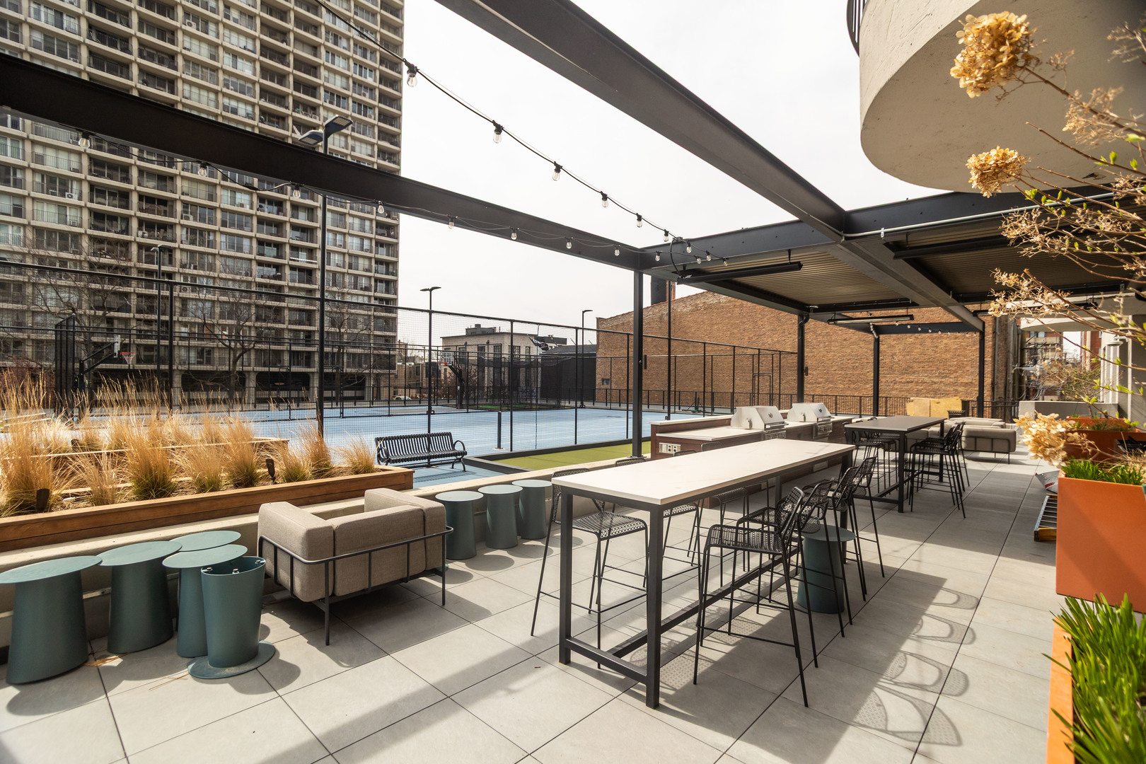 2020 N Lincoln Park West Unit: 11C