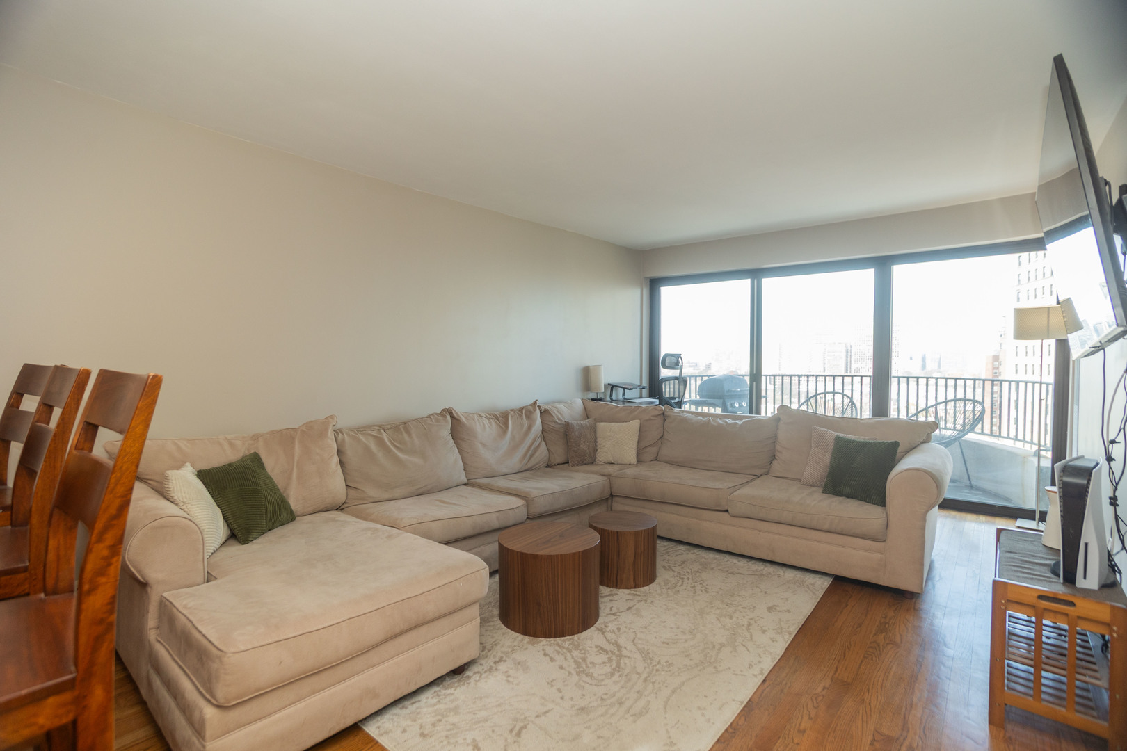 2020 N Lincoln Park West Unit: 11C