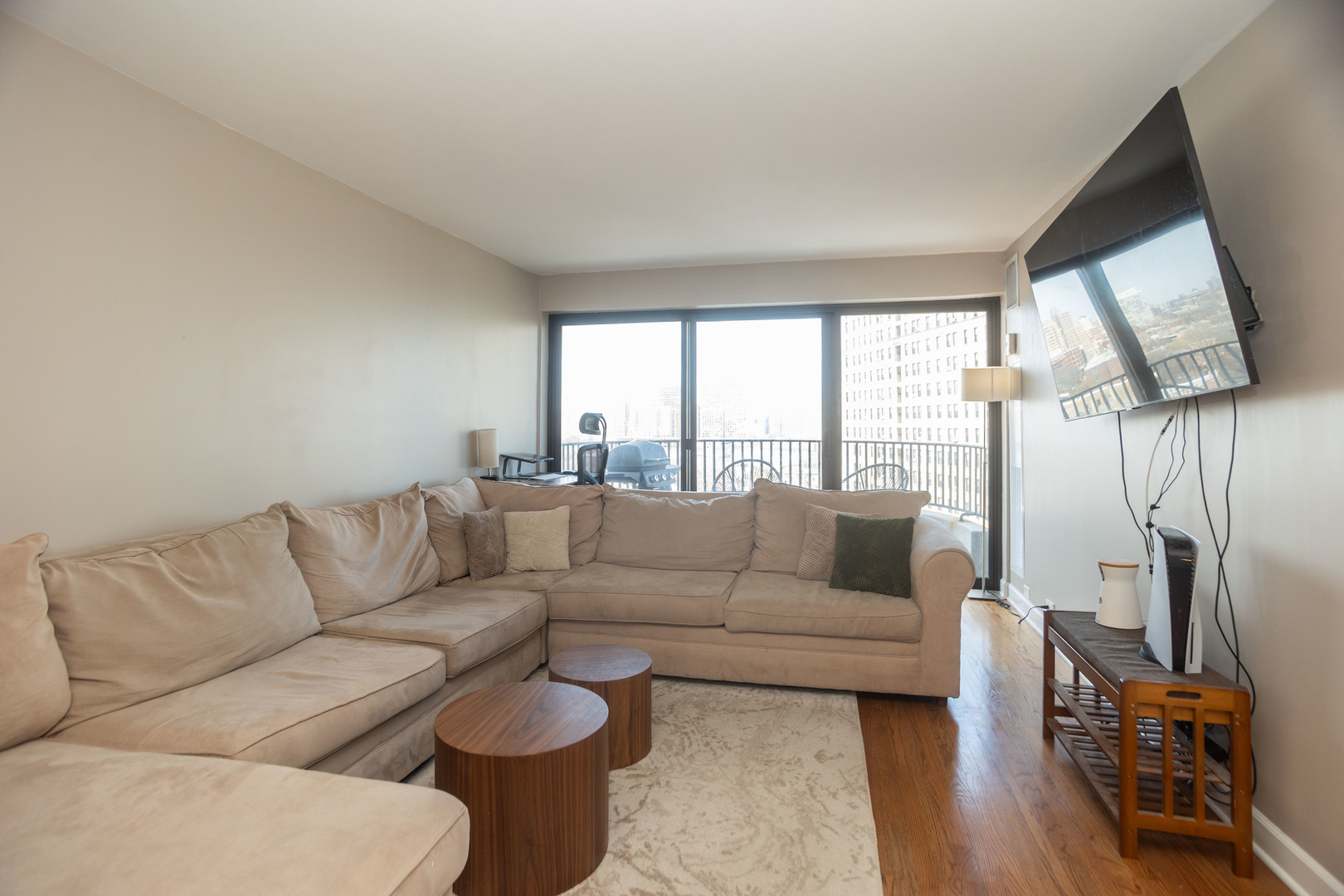 2020 N Lincoln Park West Unit: 11C