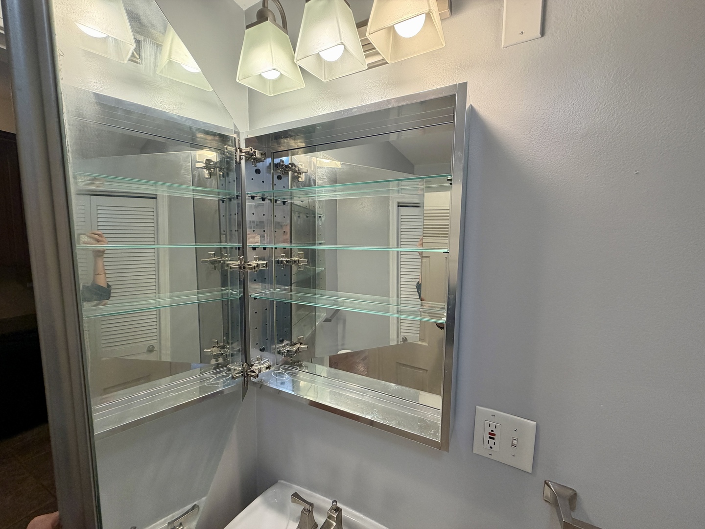1350 N LEAVITT Street Unit: 2