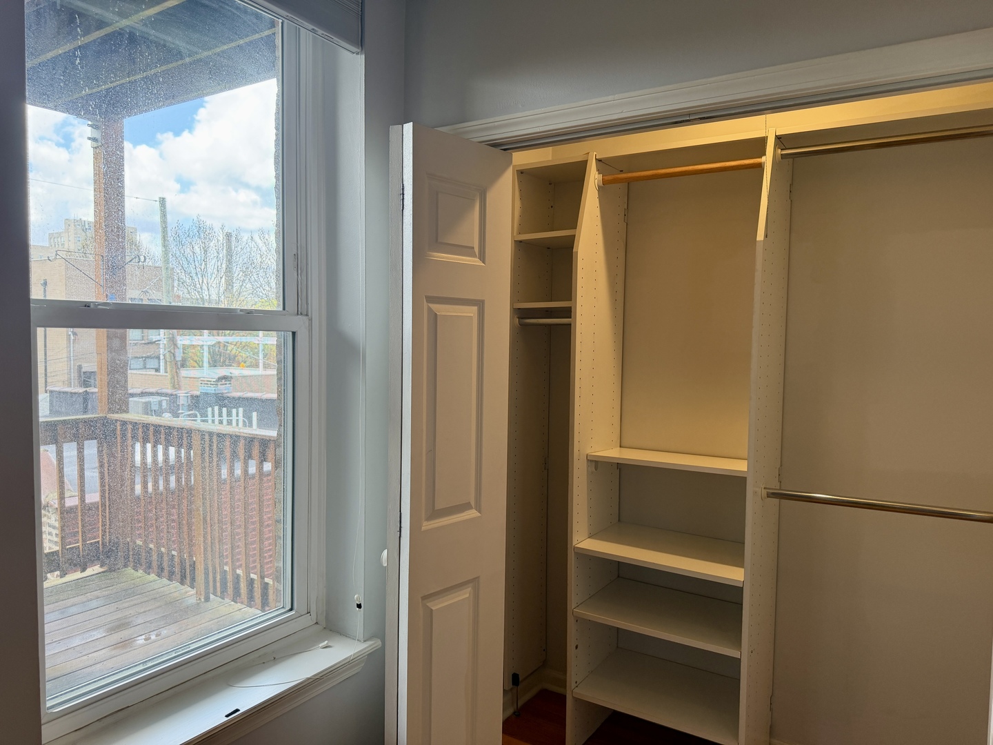 1350 N LEAVITT Street Unit: 2