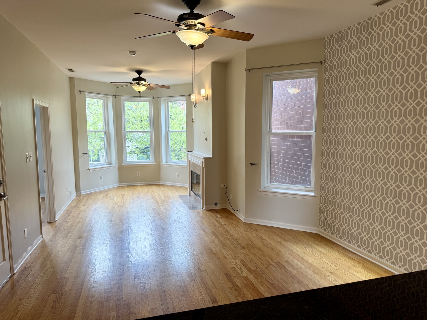 1350 N LEAVITT Street Unit: 2