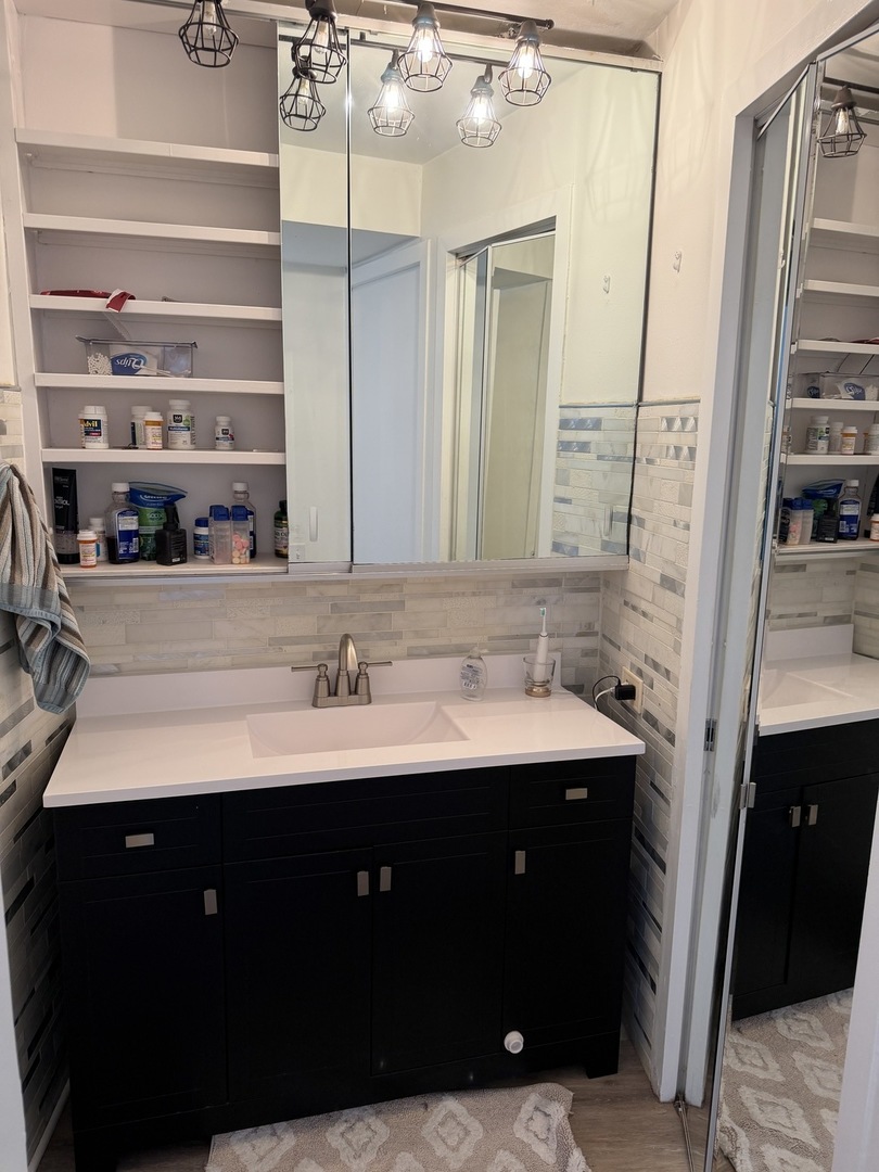 300 N STATE Street Unit: 4206