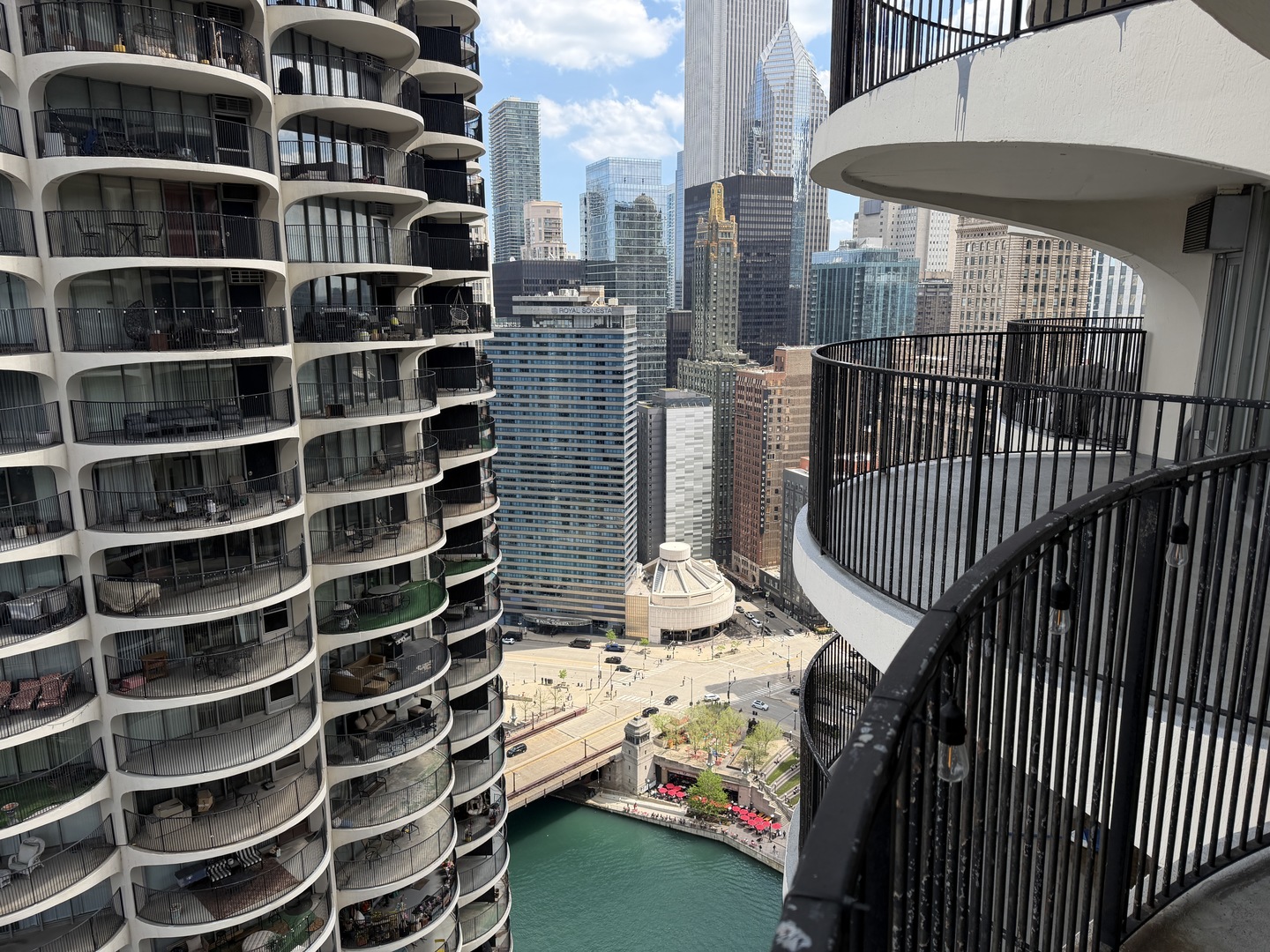 300 N STATE Street Unit: 4206