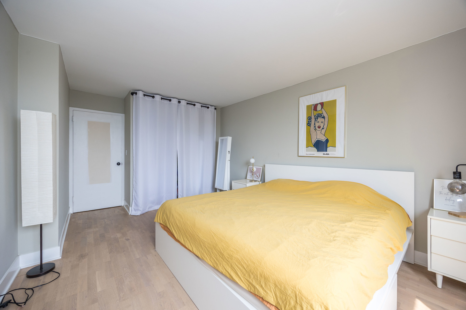 1355 N Sandburg Terrace Unit: 2206D