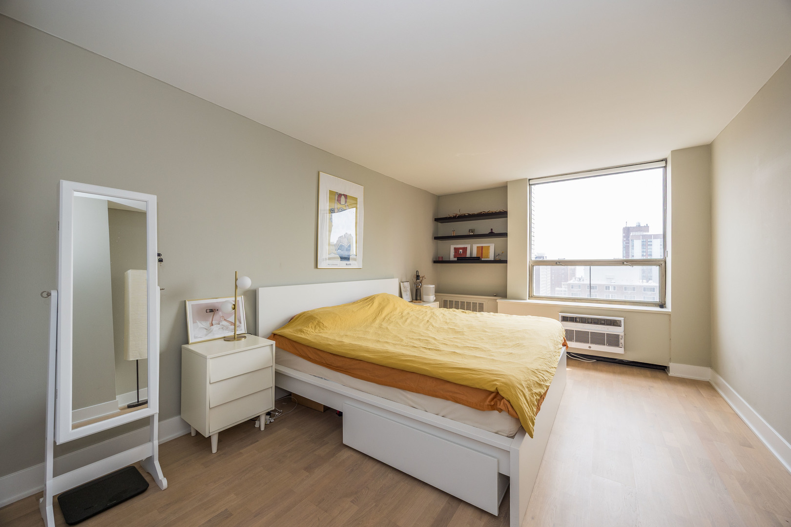1355 N Sandburg Terrace Unit: 2206D