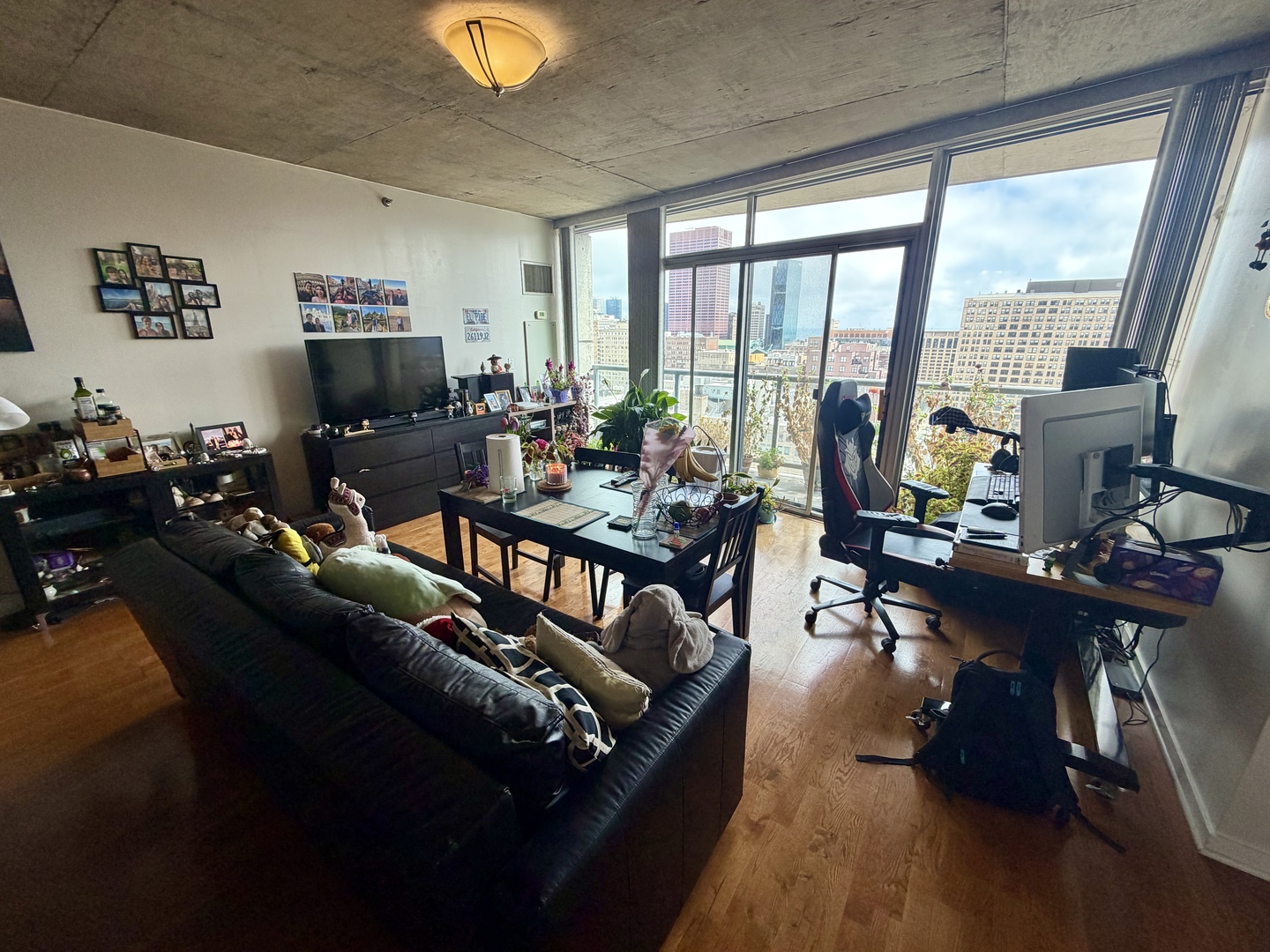 611 S Wells Street Unit: 2302