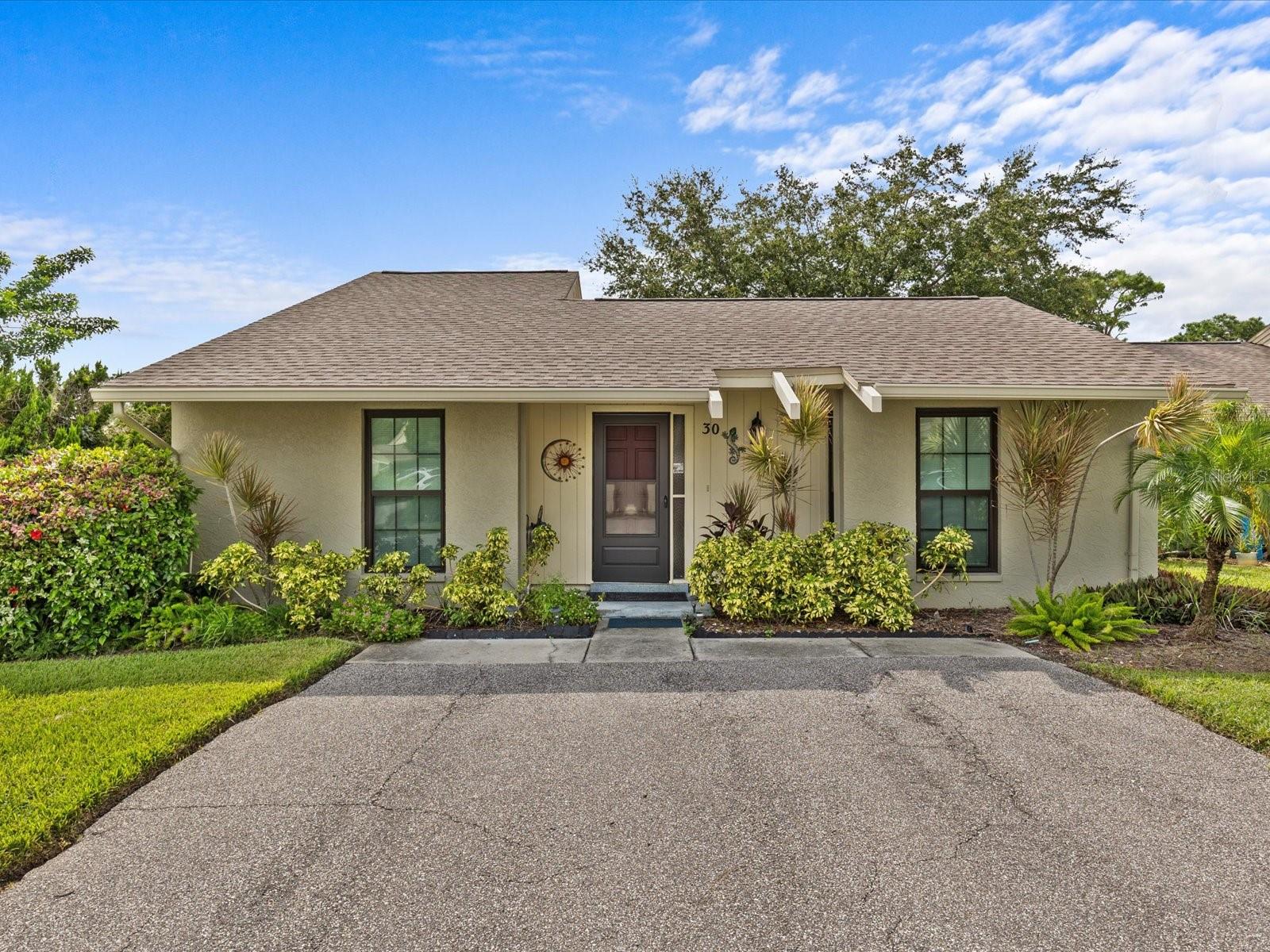 30 WINDRUSH BAY DR