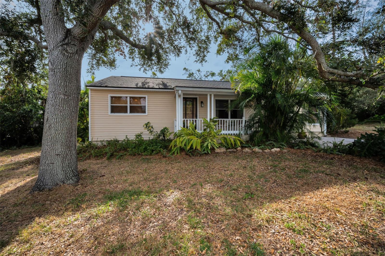 1205 RIVERSIDE DR