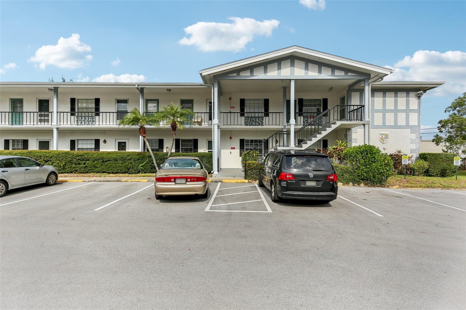 100 GLENNES LN #108