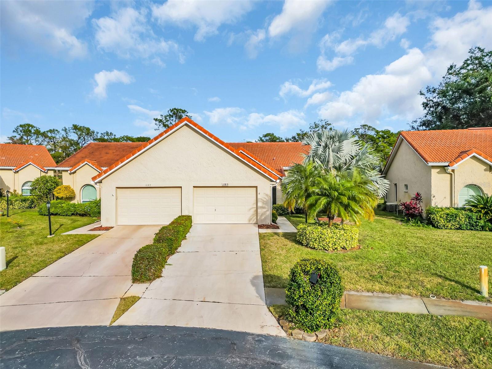 1185 WOODFIELD CT