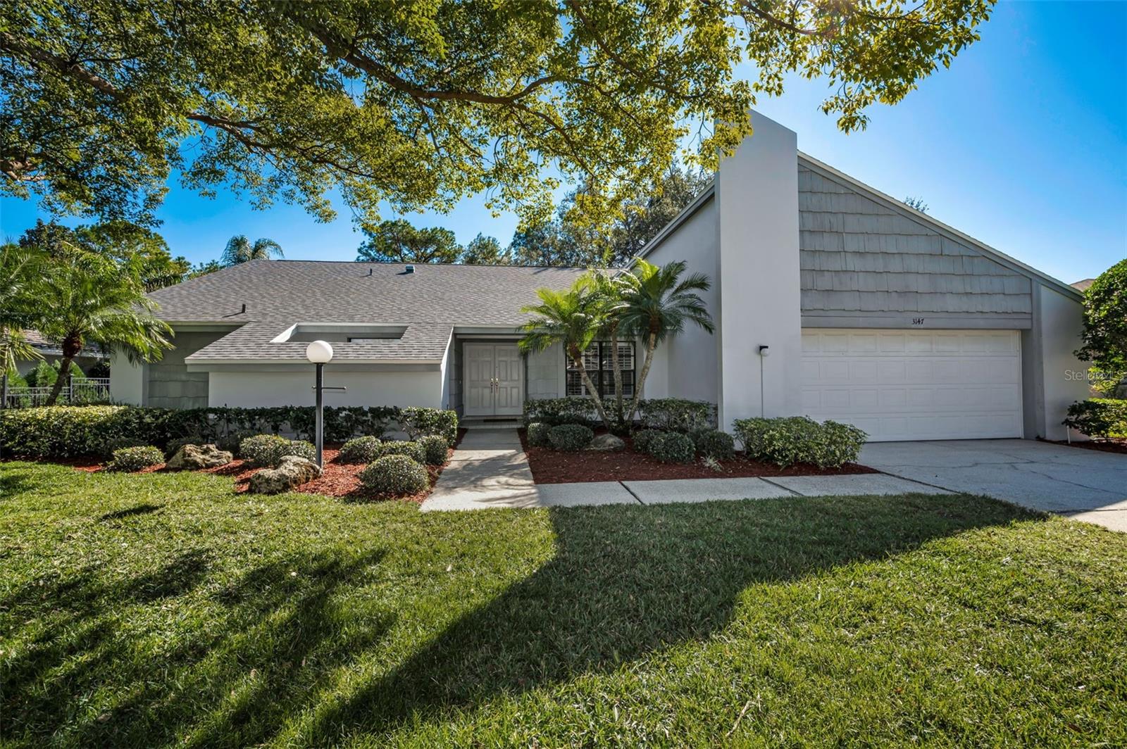 3147 HYDE PARK DR