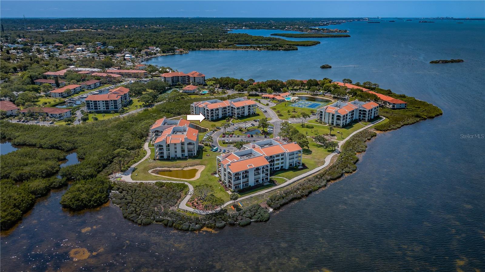 102 MARINER DR