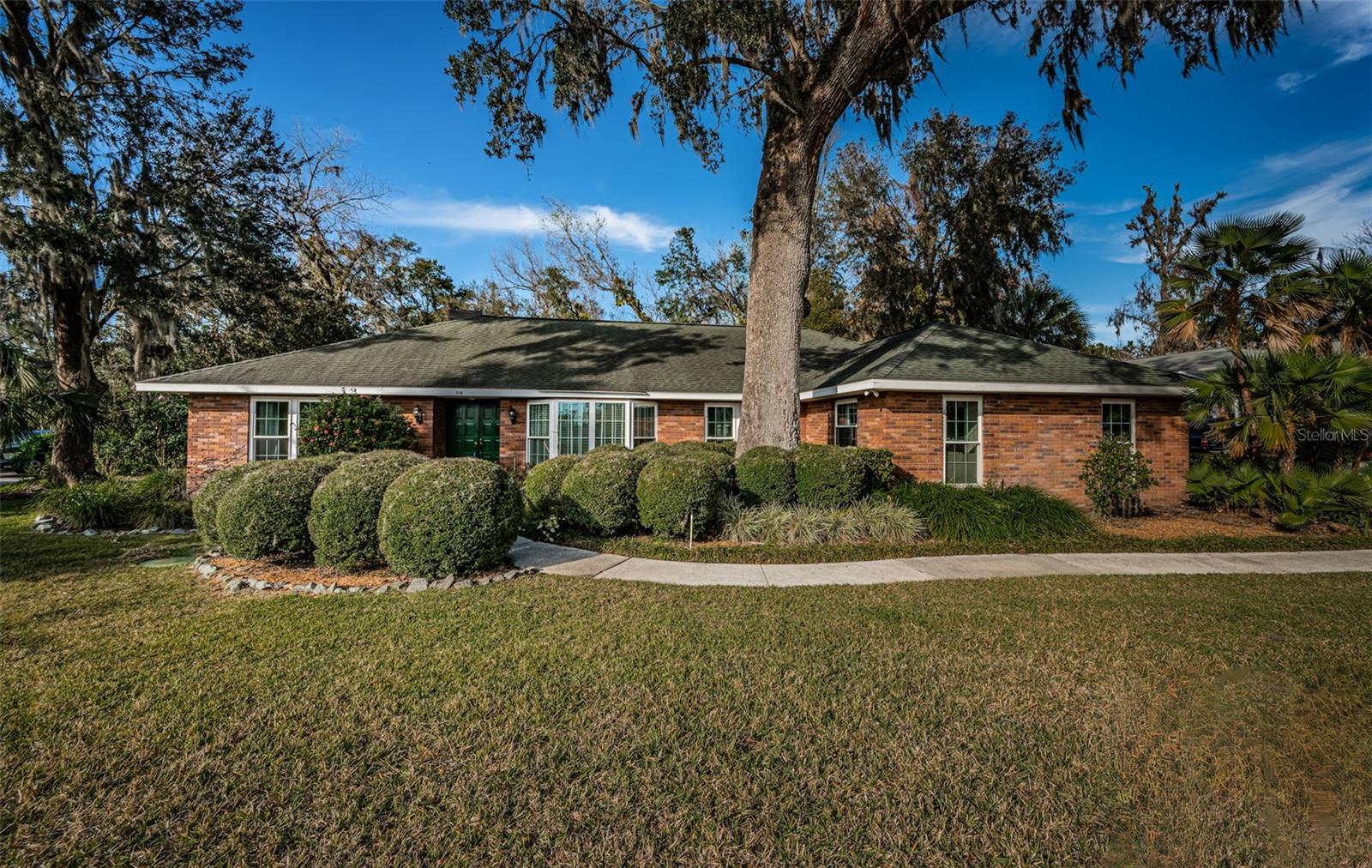 118 LAUREL TREE WAY