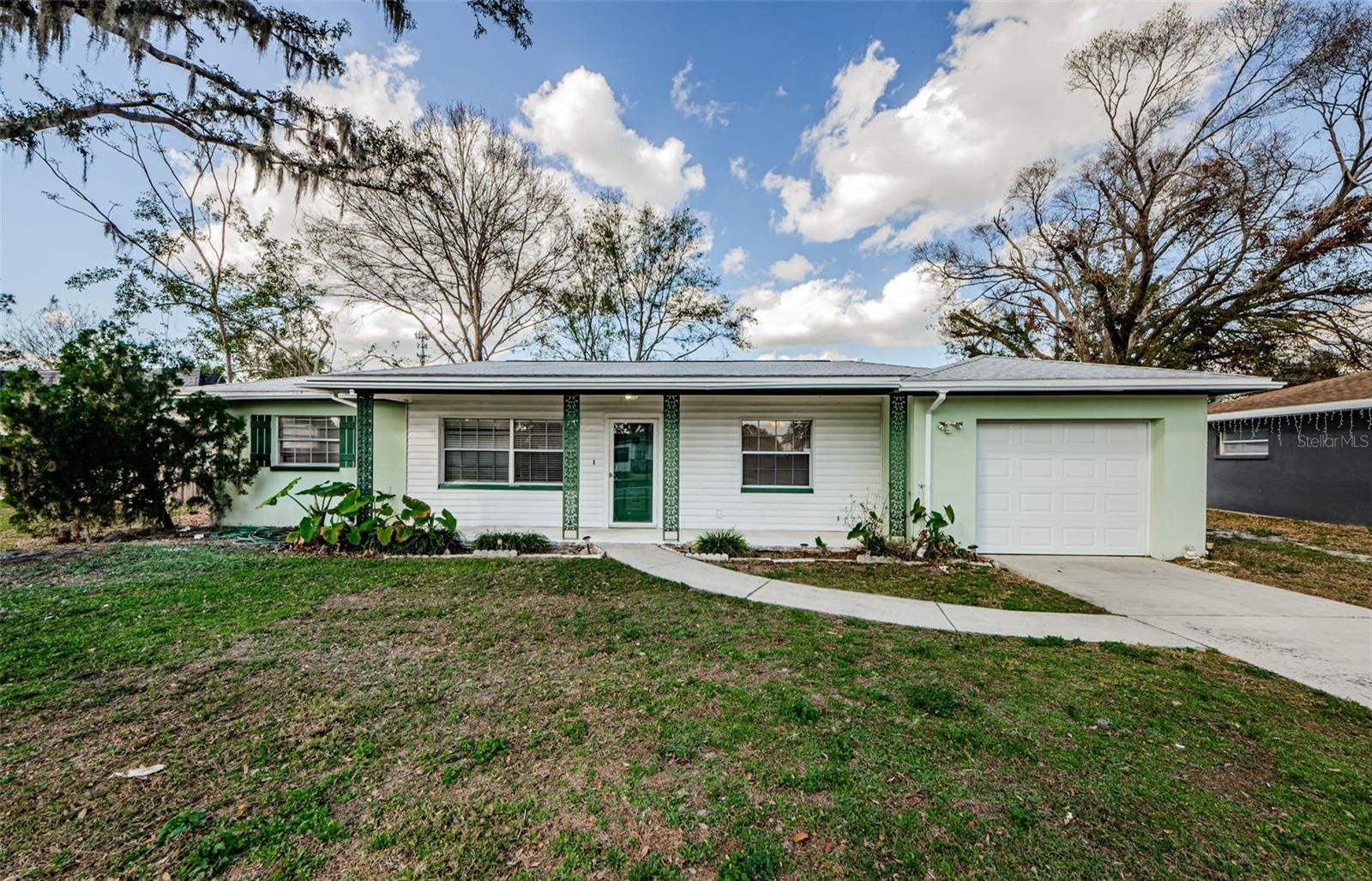1004 HALLWOOD LOOP