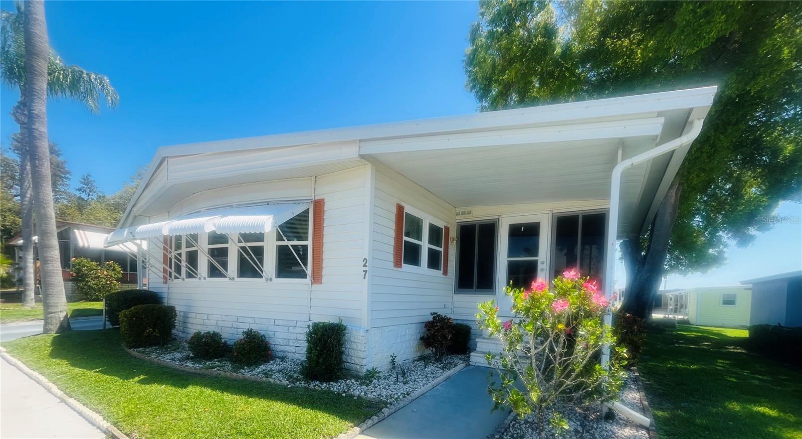 27 MOUNTAIN LAUREL DR
