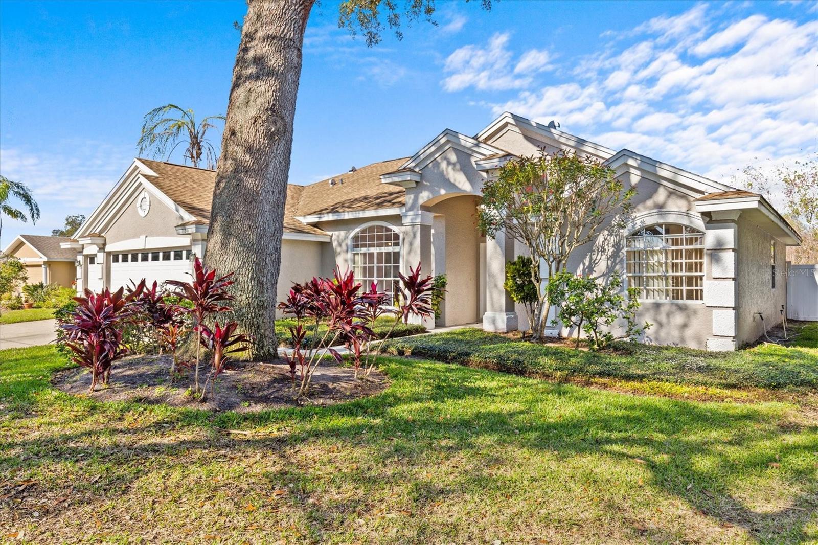 726 HIDDEN LAKE DR