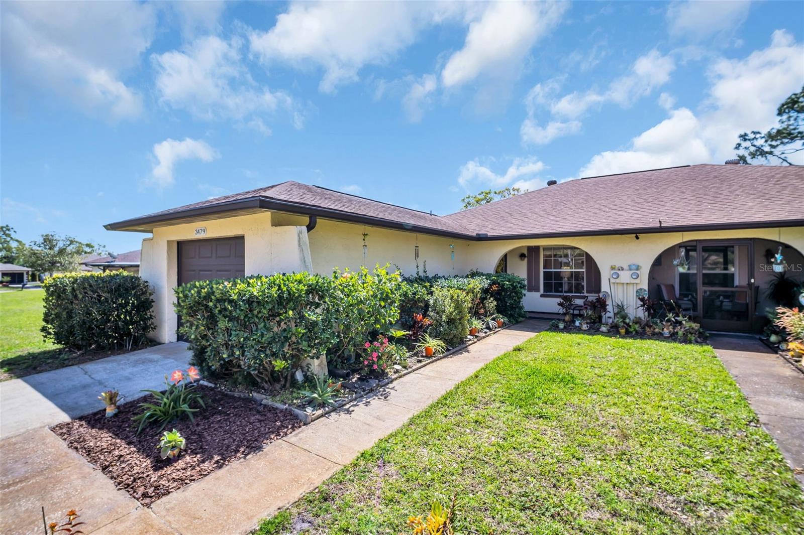 3479 MACLAREN DR