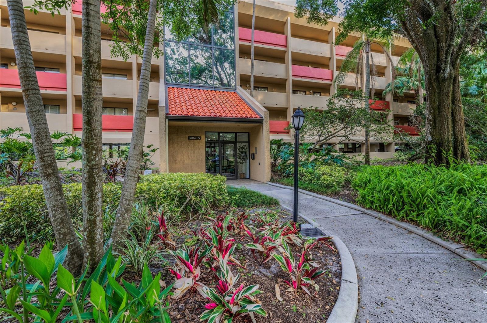 3062 EASTLAND BLVD #D402