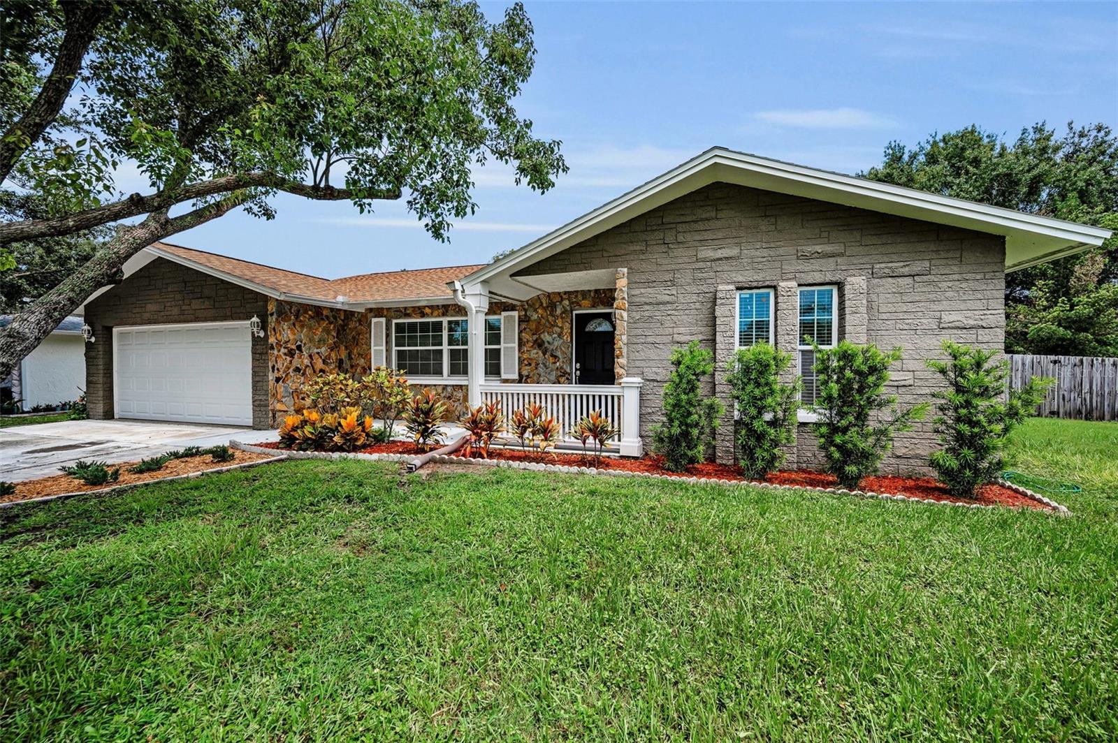 1402 OLEANDER DR
