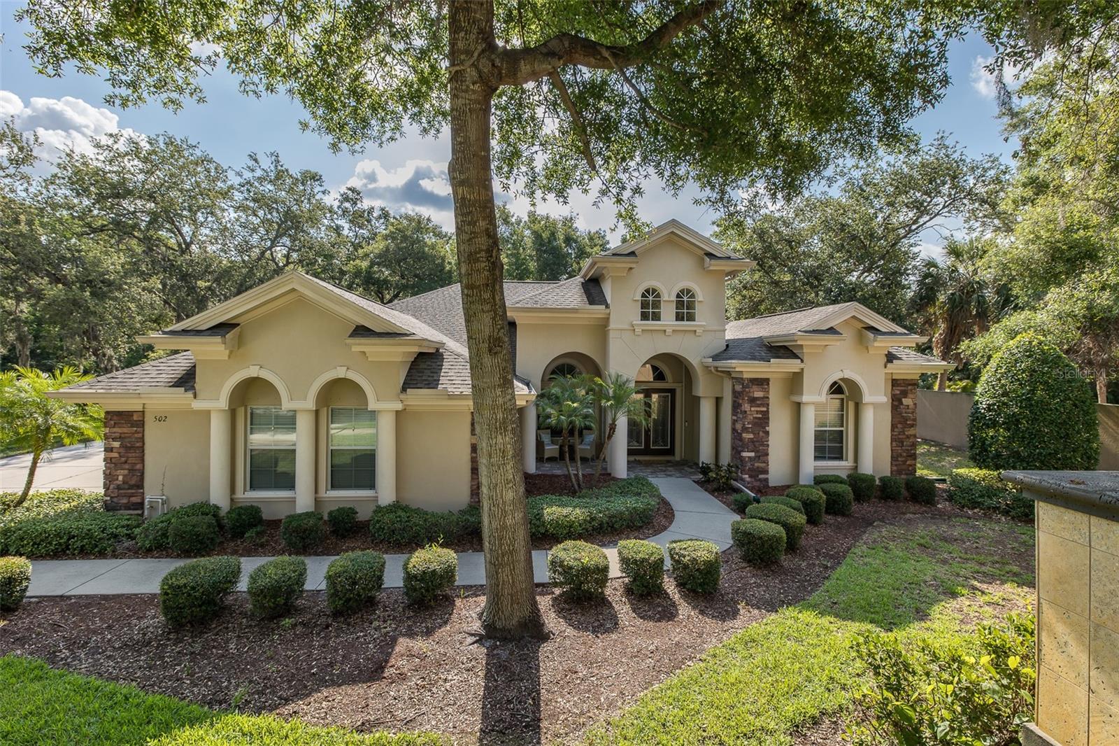 502 CREEKSIDE CT