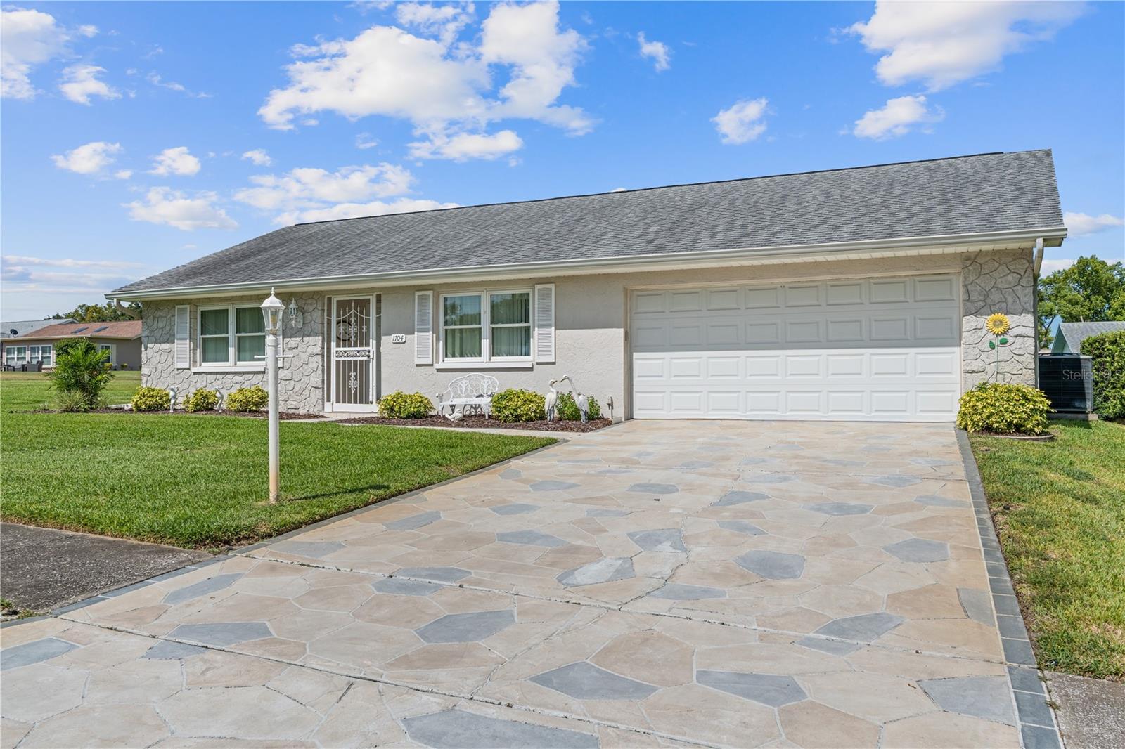 1704 CALEDONIA CT