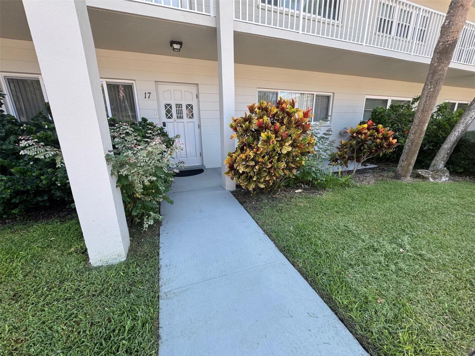 2071 AUSTRALIA WAY W #17