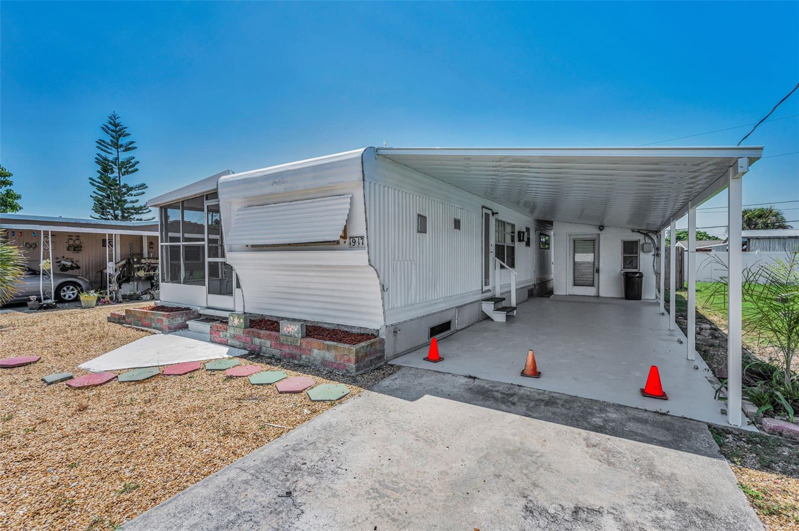 1917 HESS DR