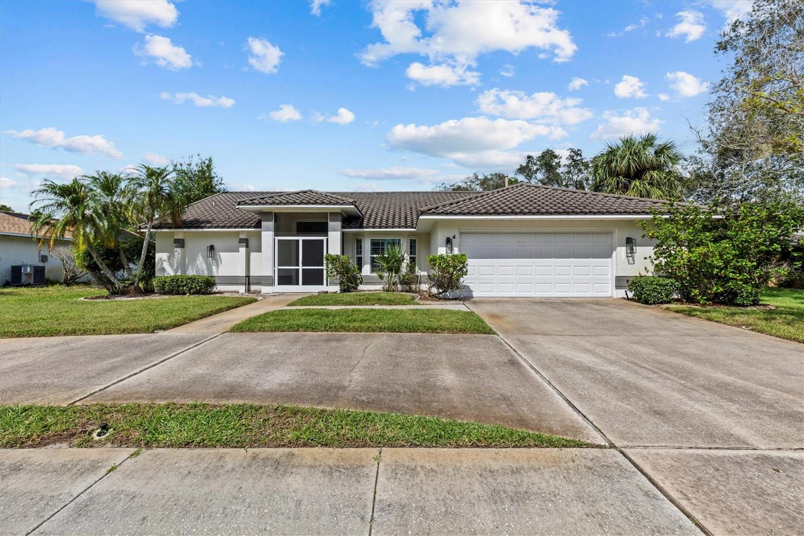 913 OAKVIEW RD