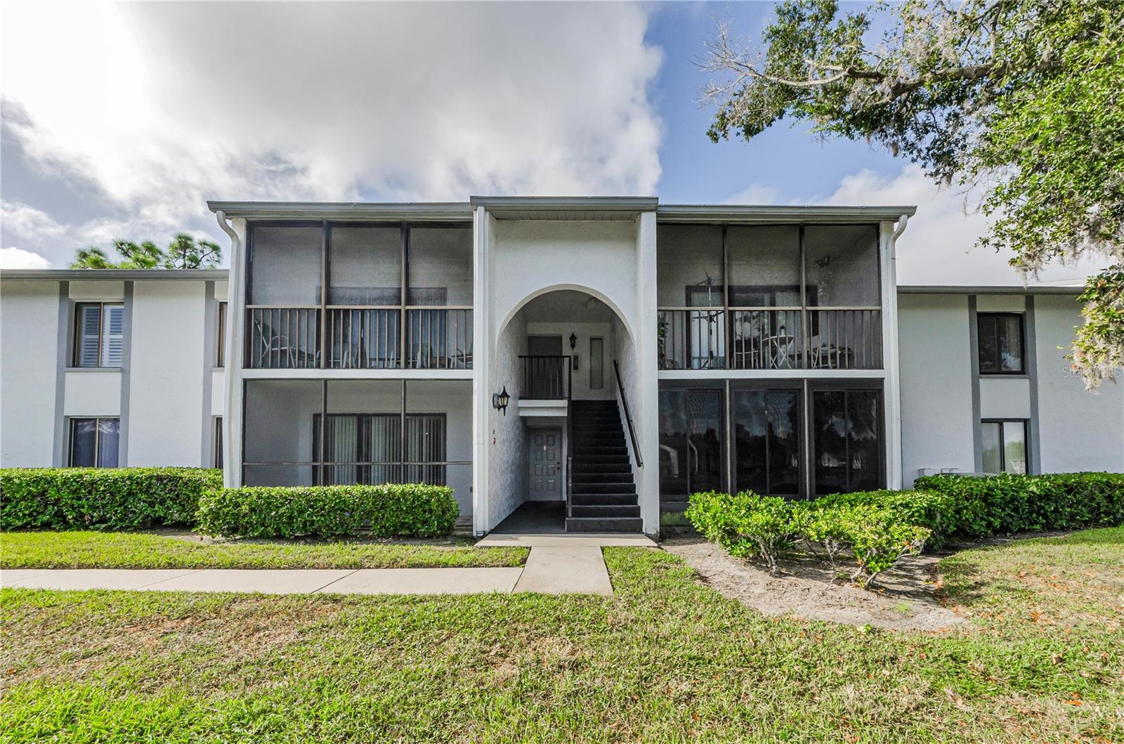 1109 PINE RIDGE CIR W #G1