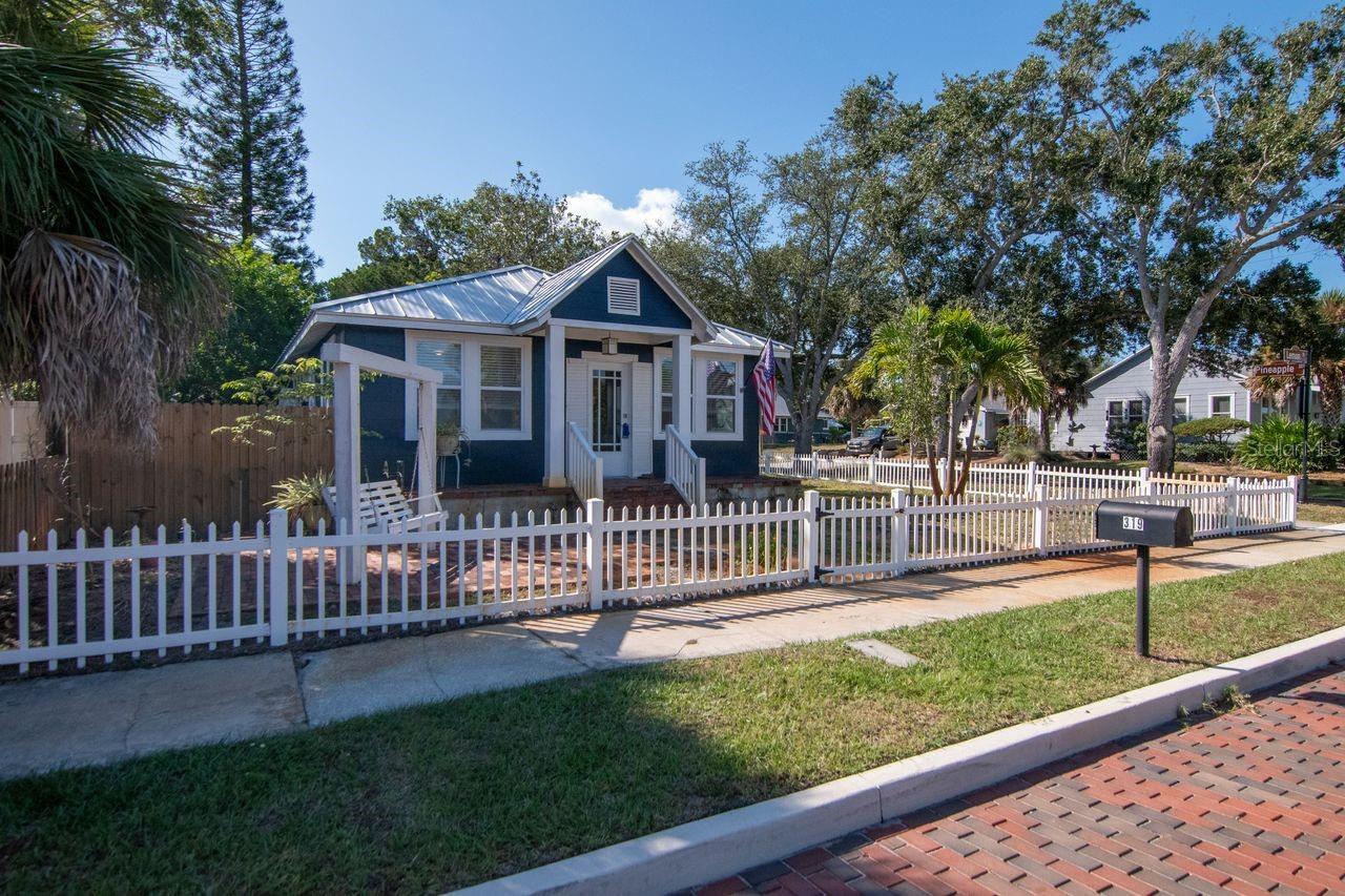 319 W LEMON ST