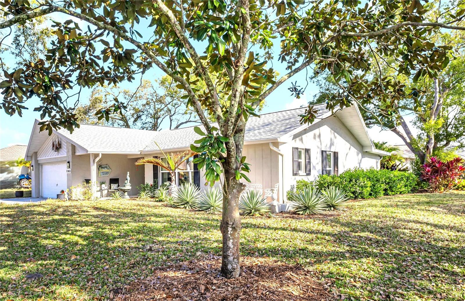 1303 GLENGARRY DR