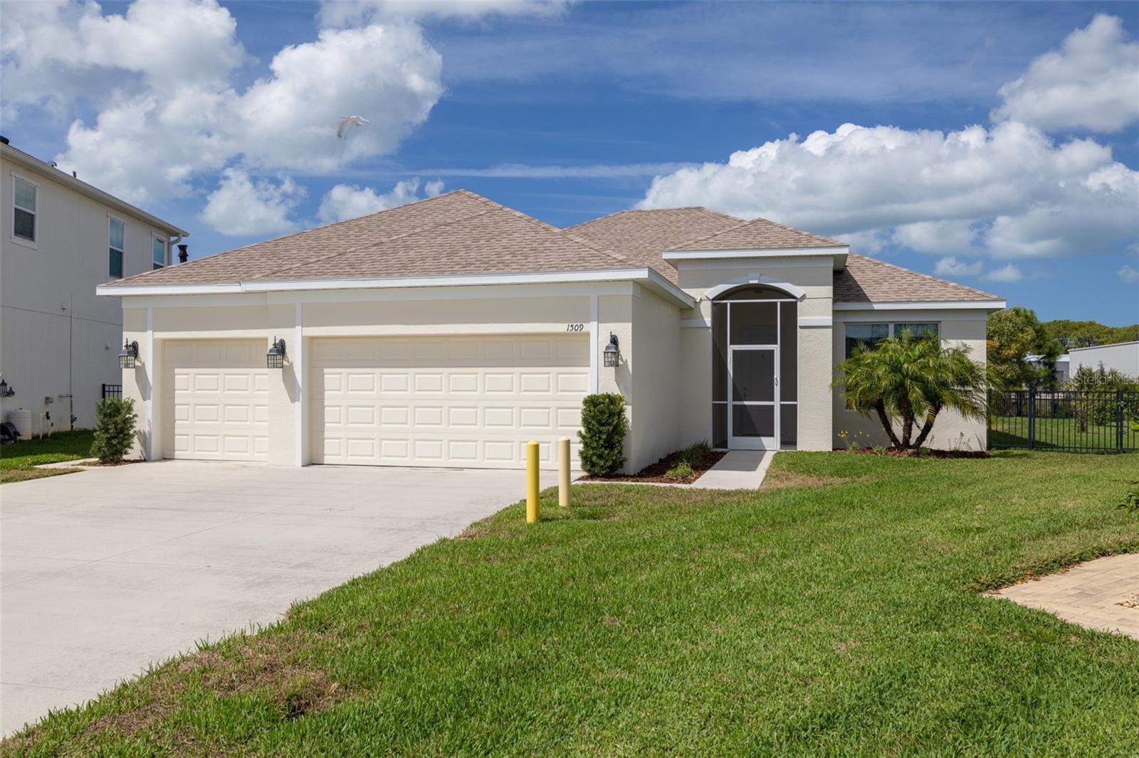 1509 N RIVER CIR