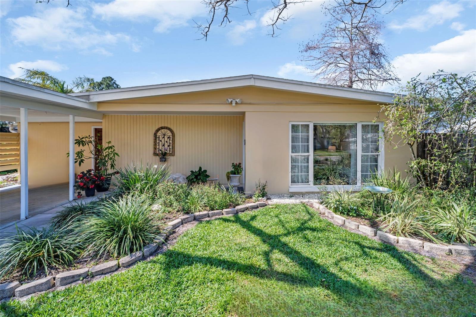 1884 SAN MATEO DR
