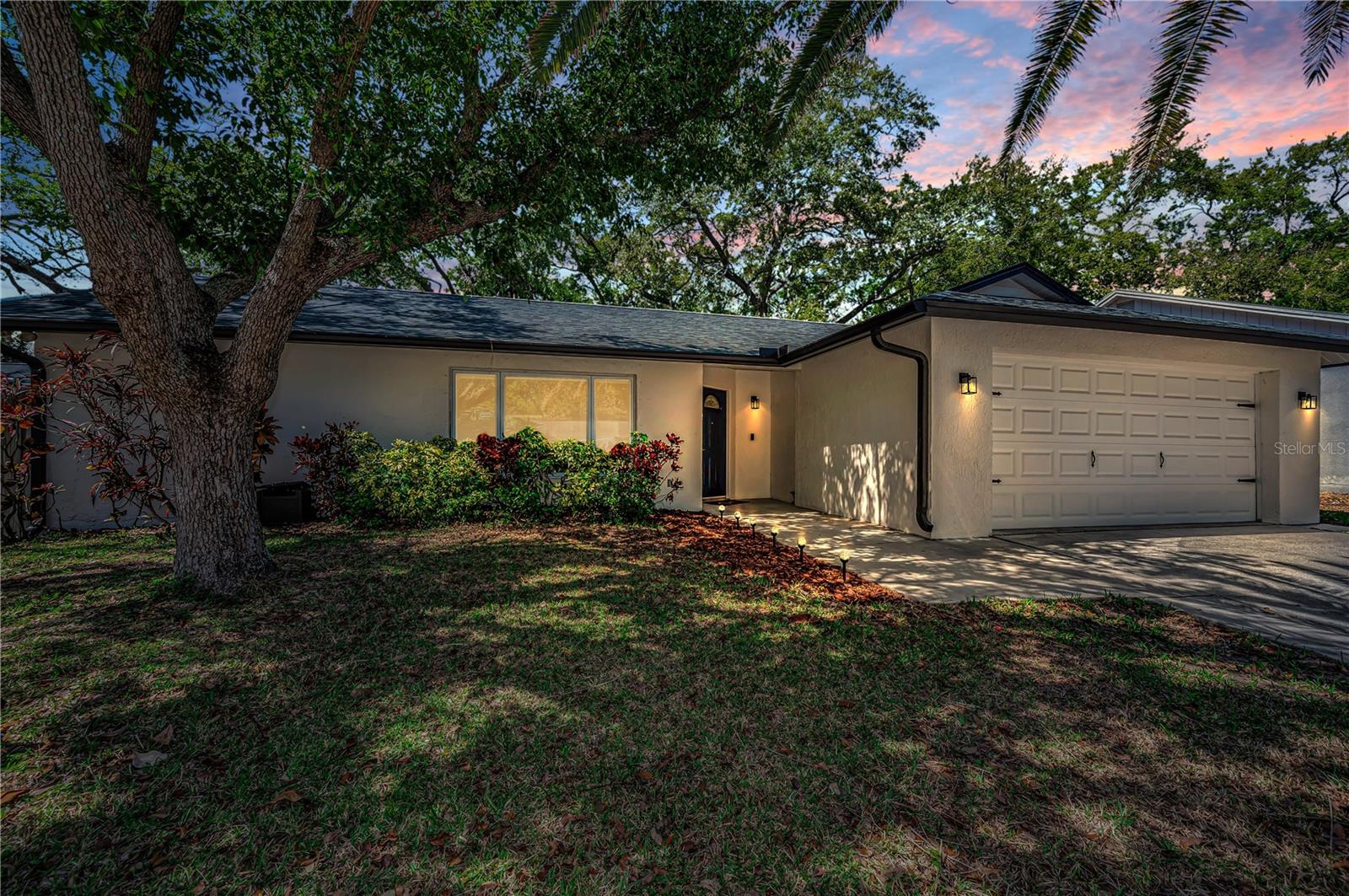 321 ARBOR DR E