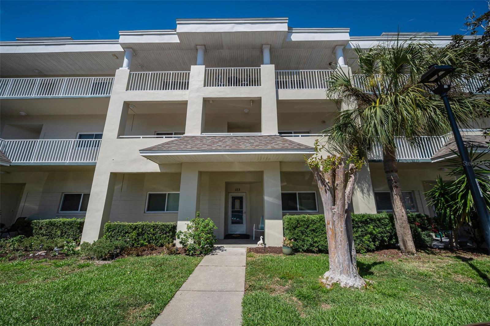 2210 UTOPIAN DR E #203