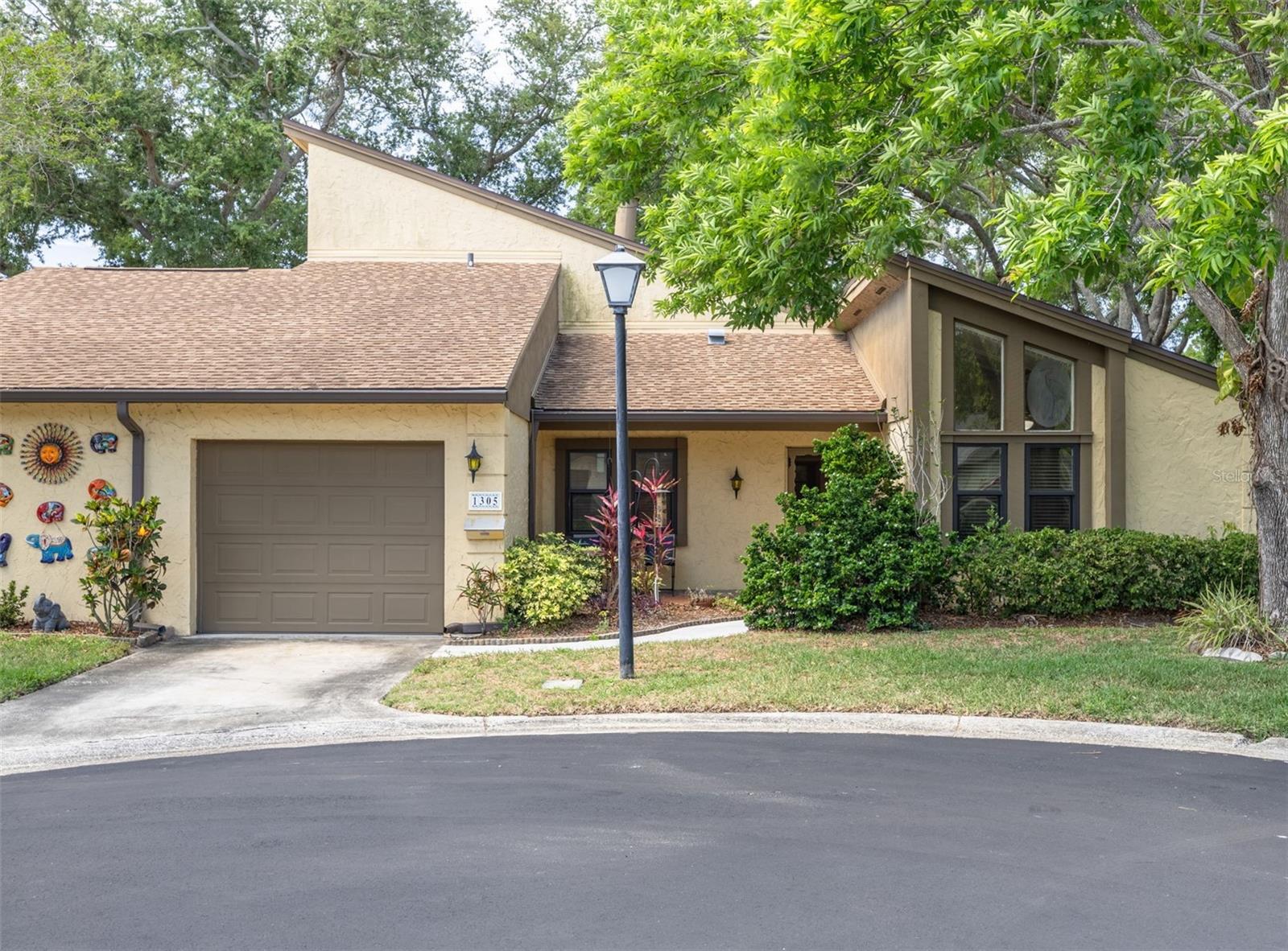 2101 SUNSET POINT RD #1305