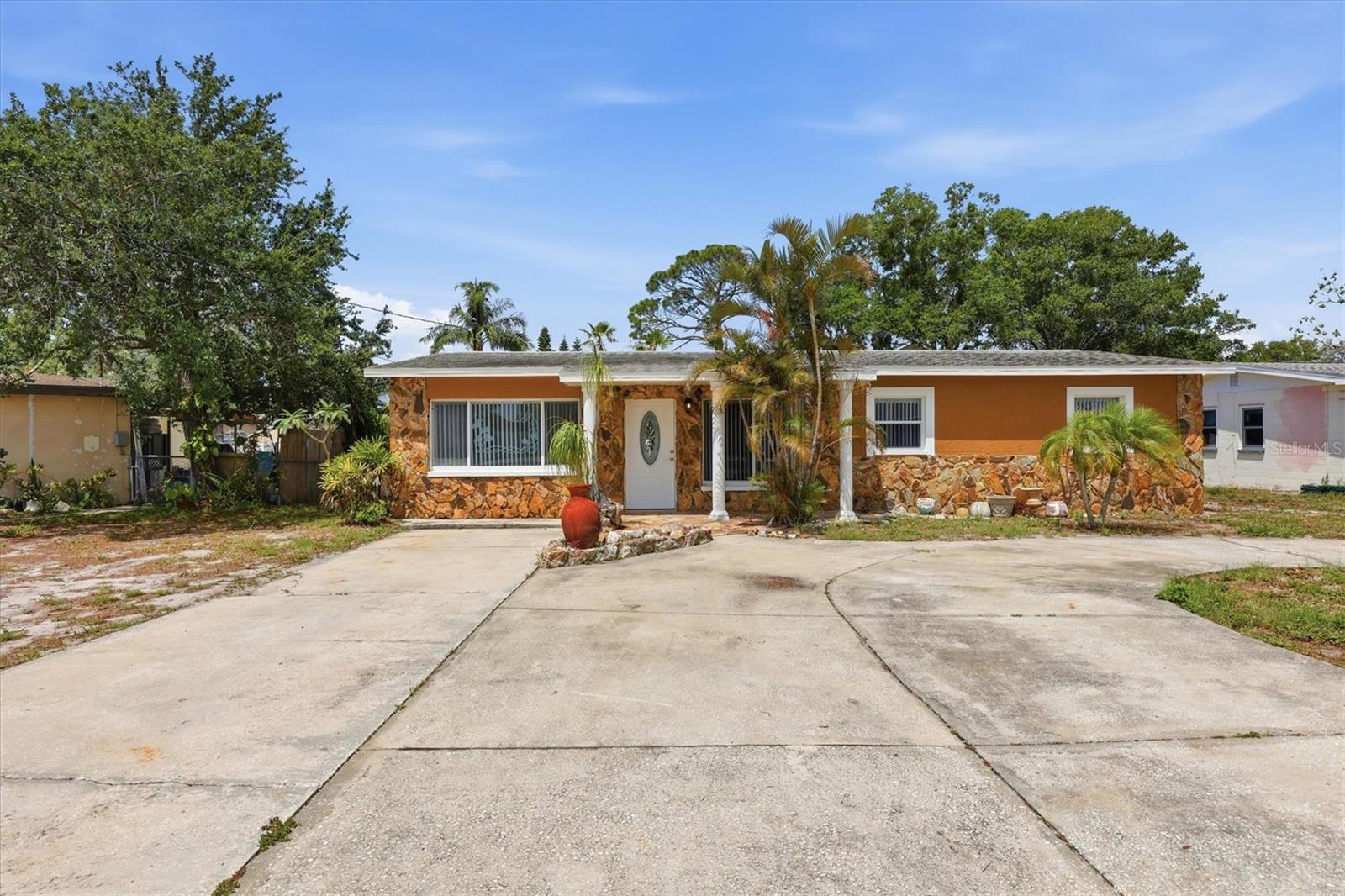 721 BAYSHORE DR