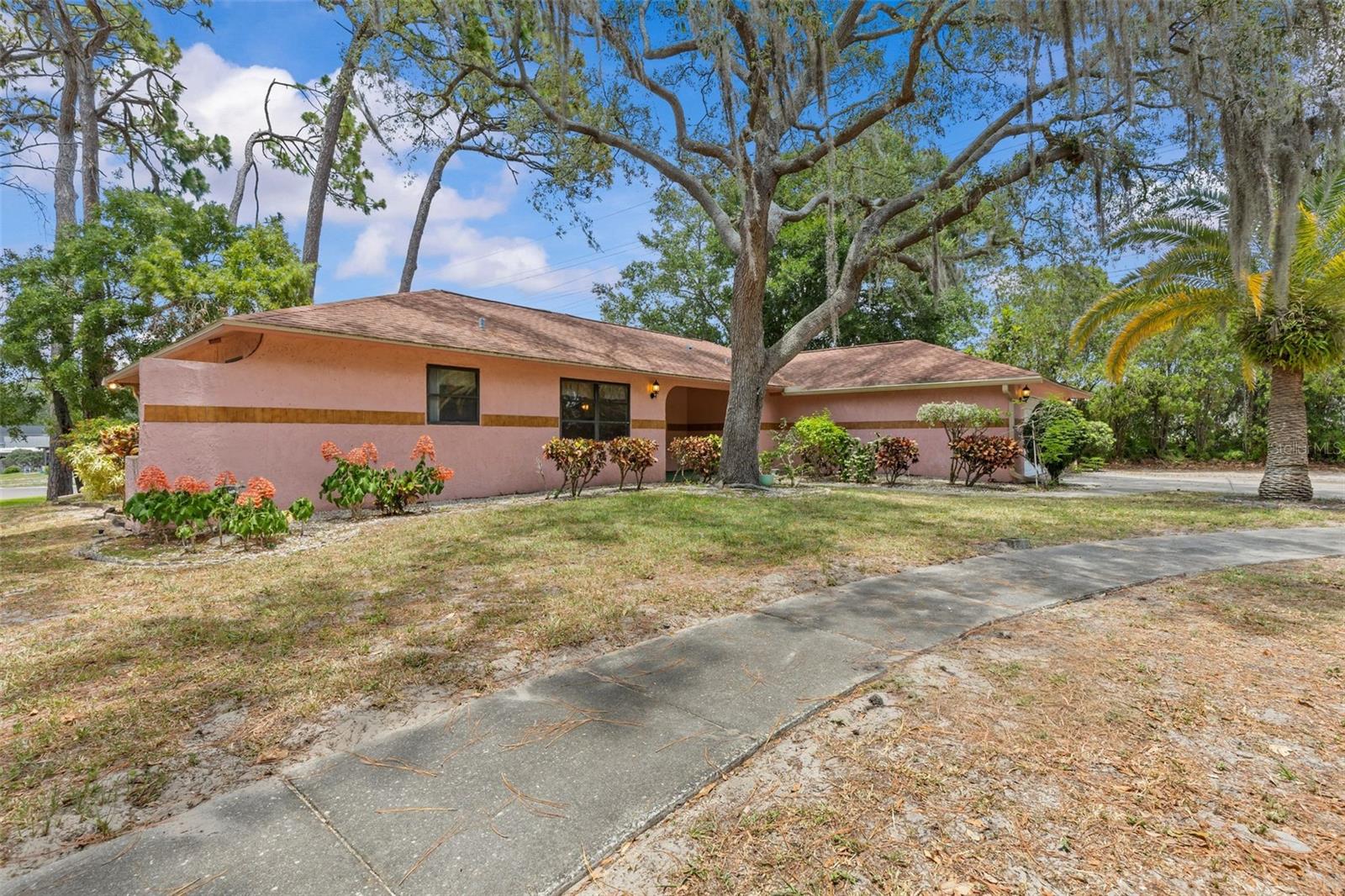 505 VILLAGE OAK DR