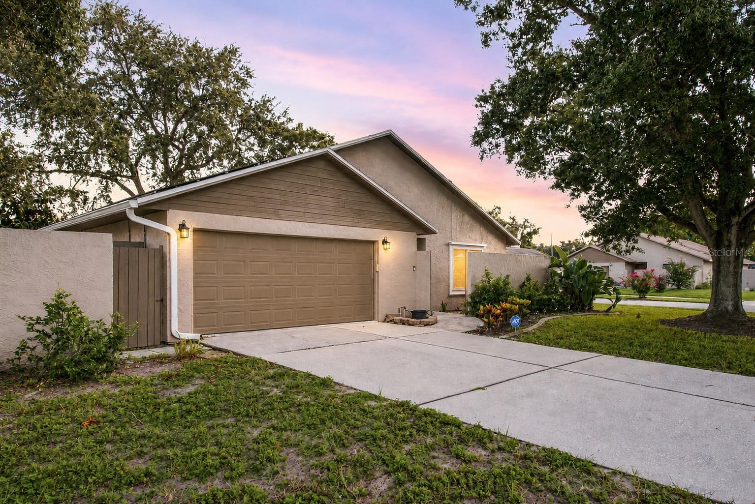 2767 VANESSA LN