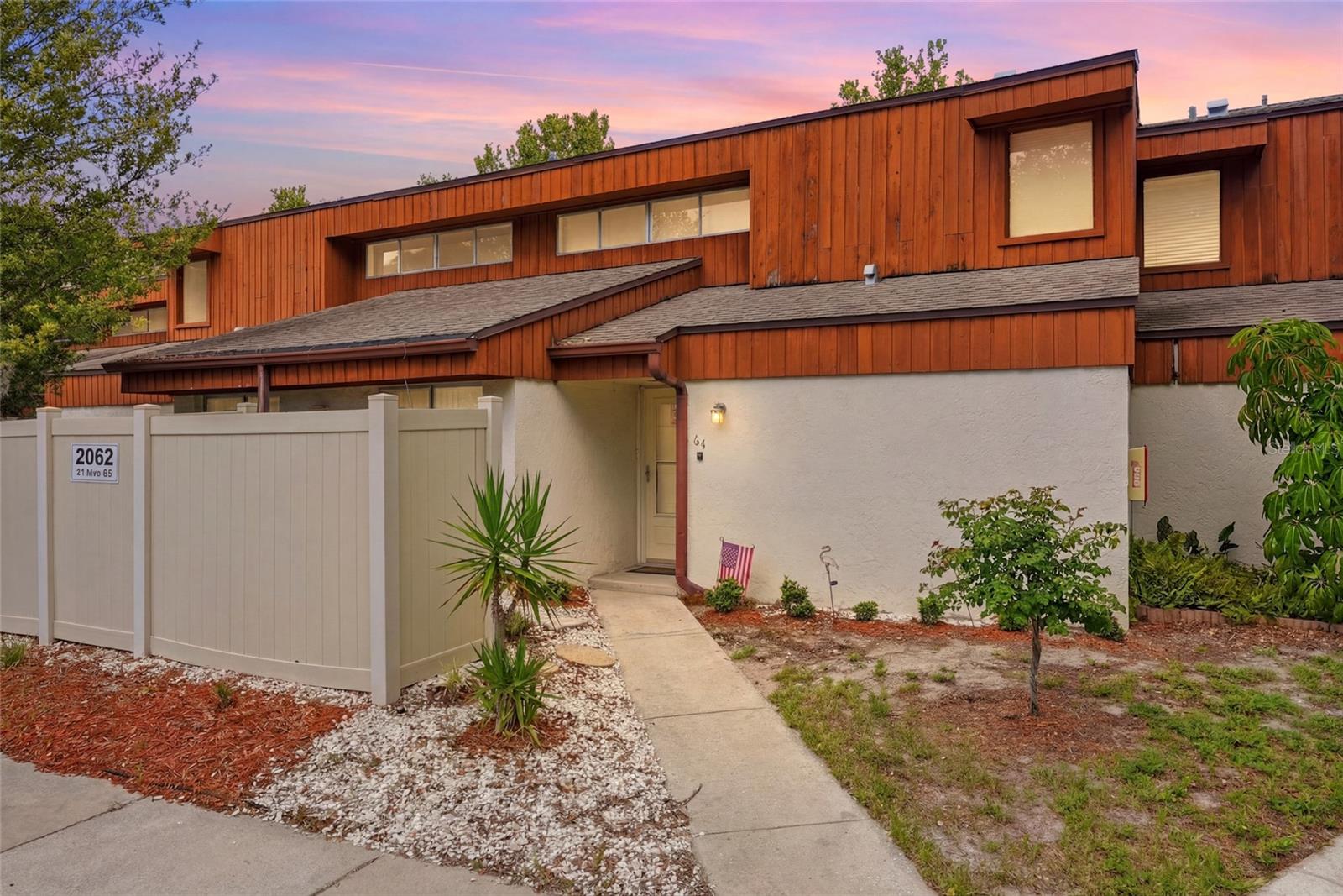 2062 SUNSET POINT RD #64