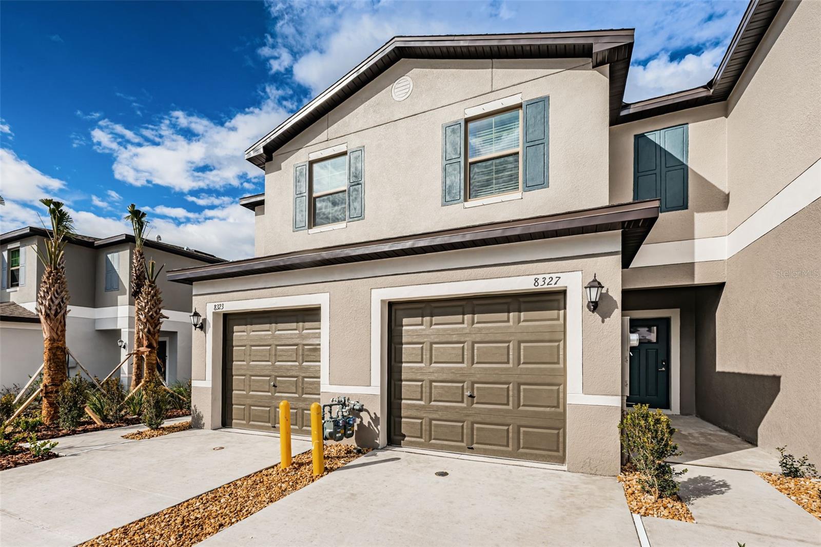 8327 CRESCENT OAKS DR