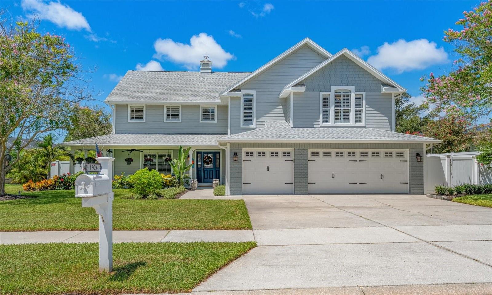 1924 DUNLOE CIR