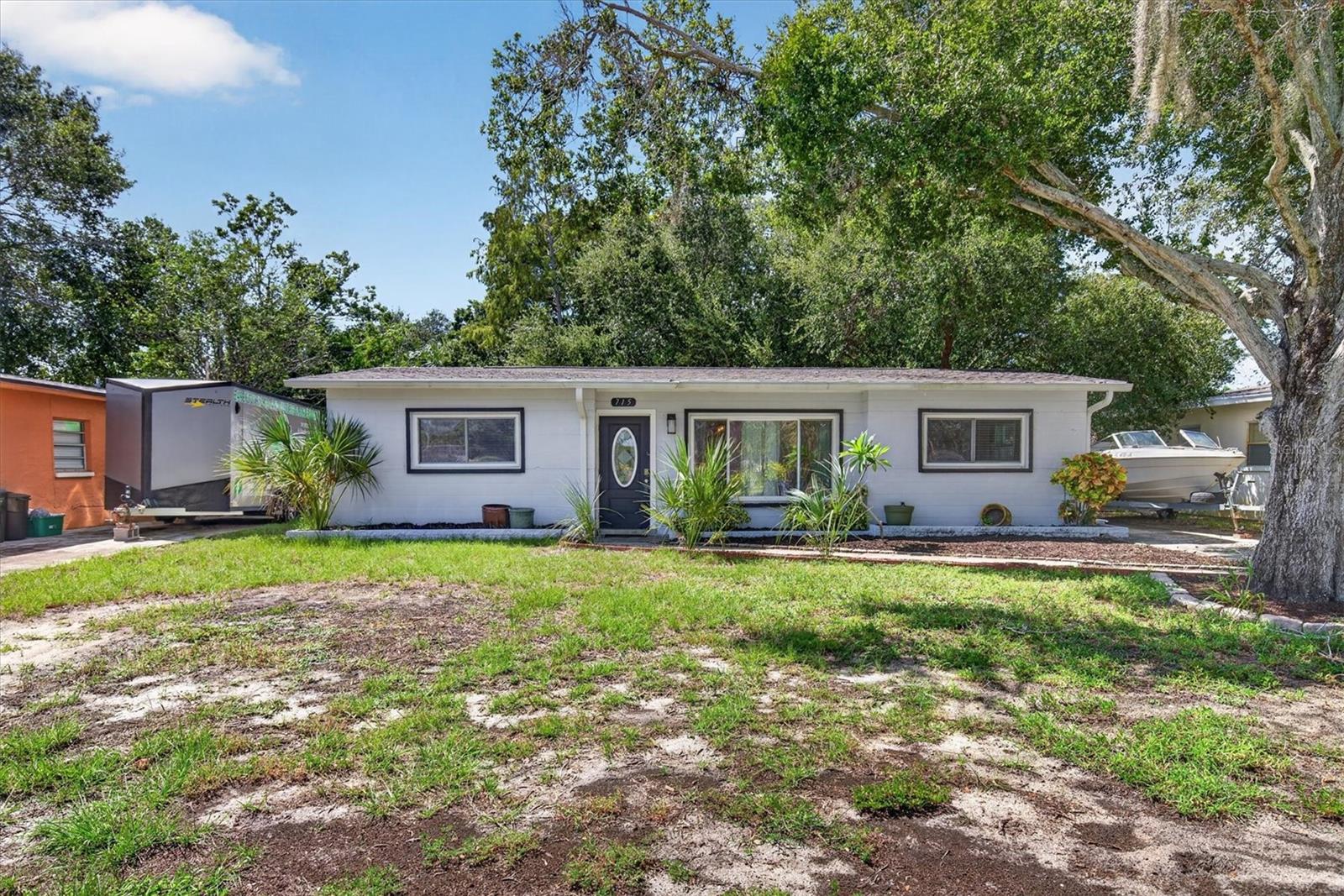 715 W BAYSHORE DR