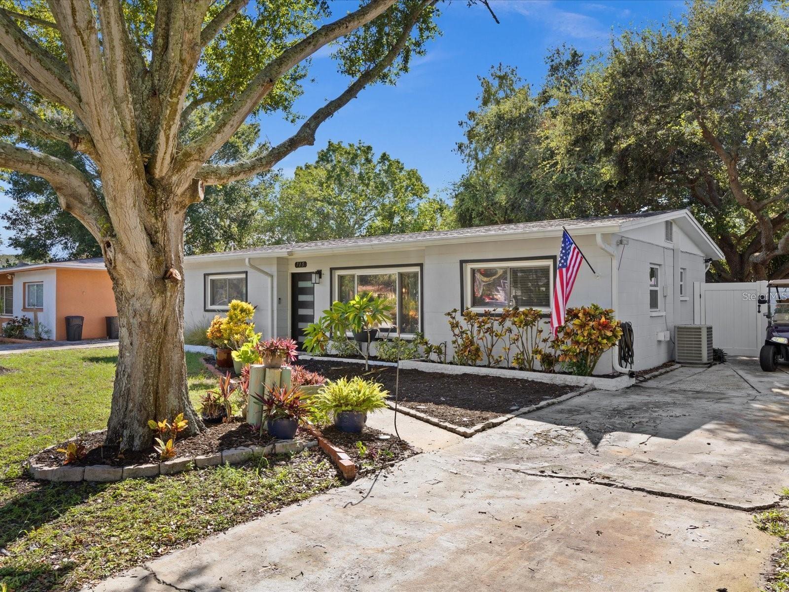 715 W BAYSHORE DR