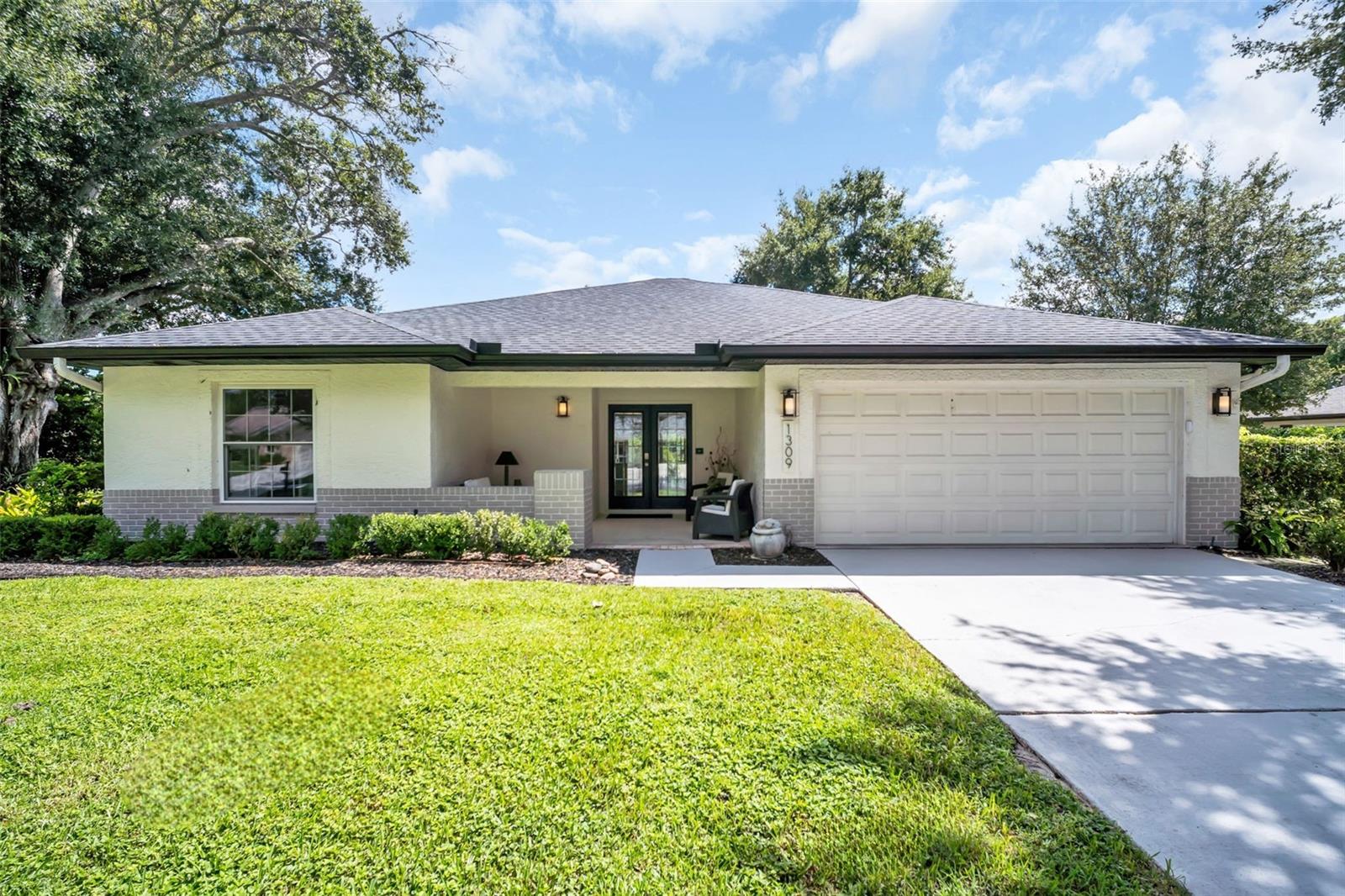 1309 GILLESPIE DR