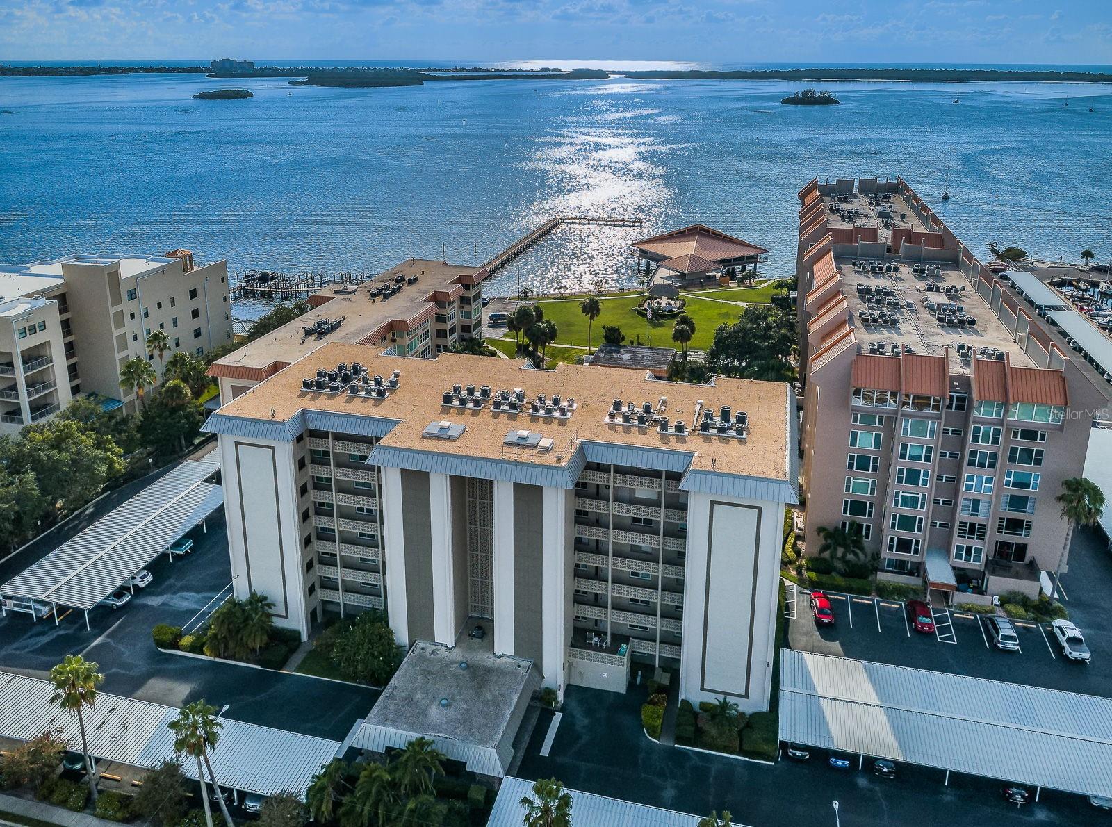 622 EDGEWATER DR #822