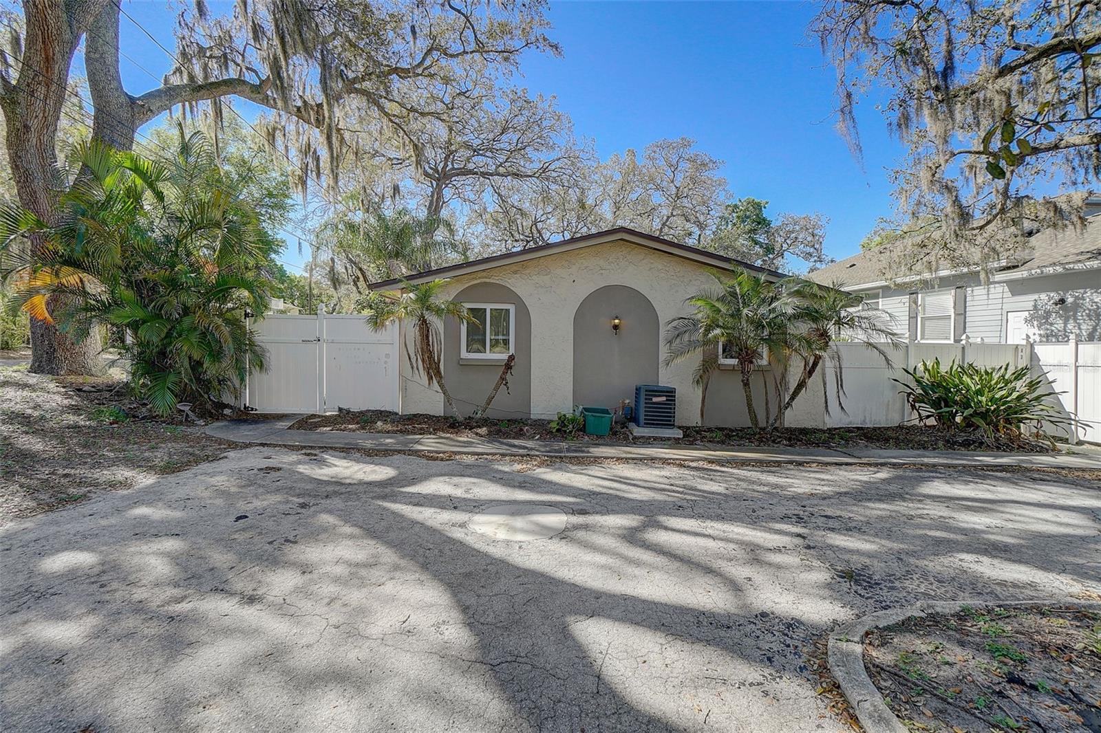 509 MERES BLVD
