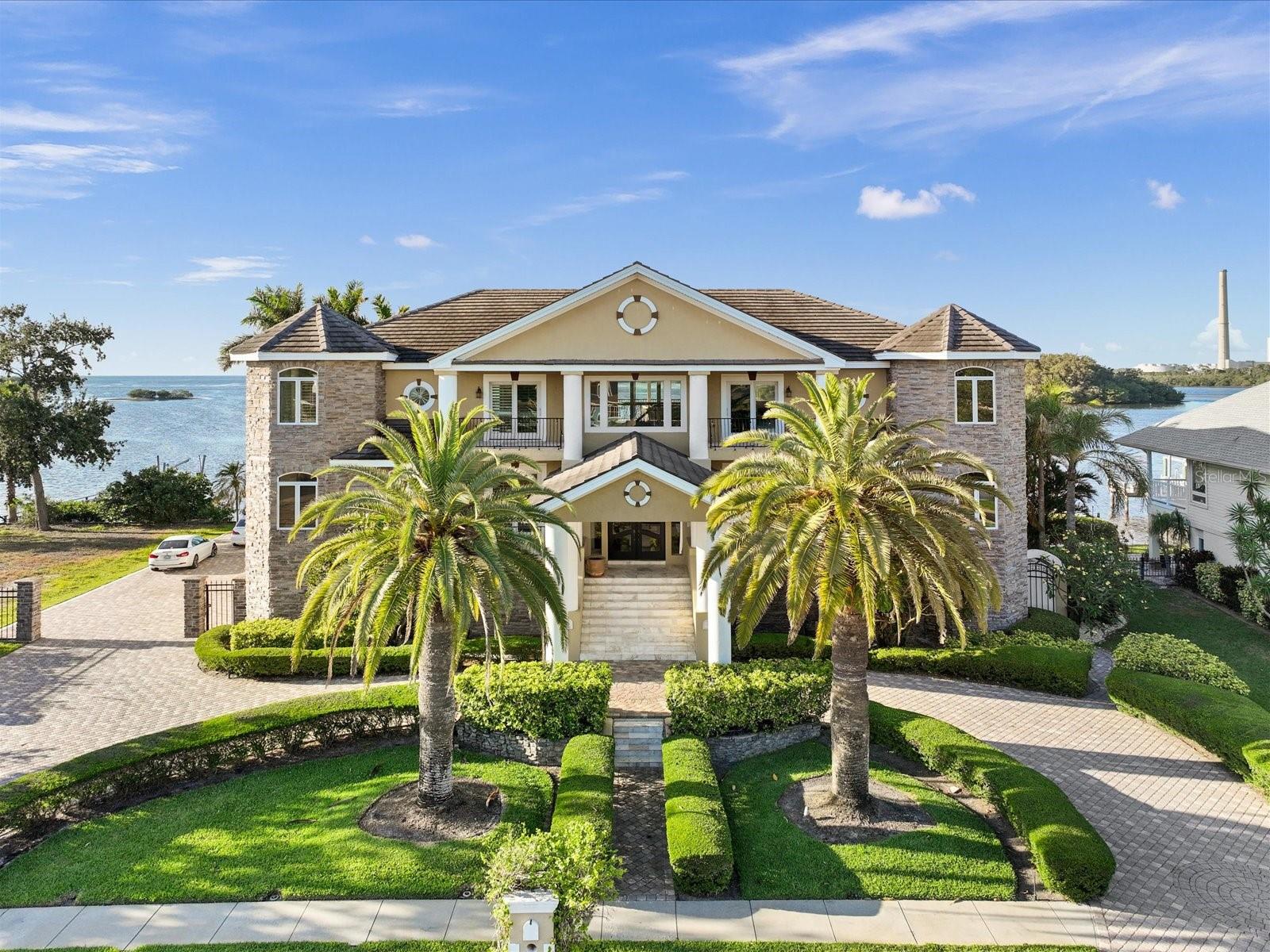 2053 N POINTE ALEXIS DR